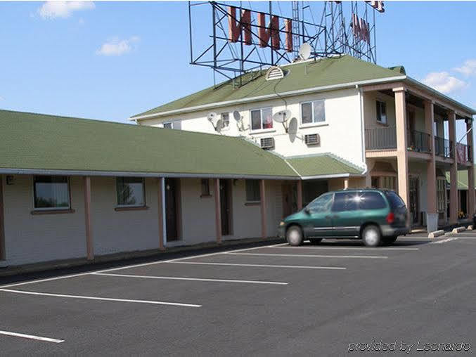 Red Carpet Inn & Suites New Cumberland Extérieur photo